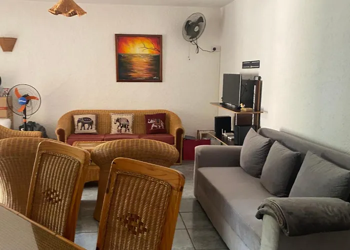 Stunning 2Br Apartment - Near Flic En Flac Beach!