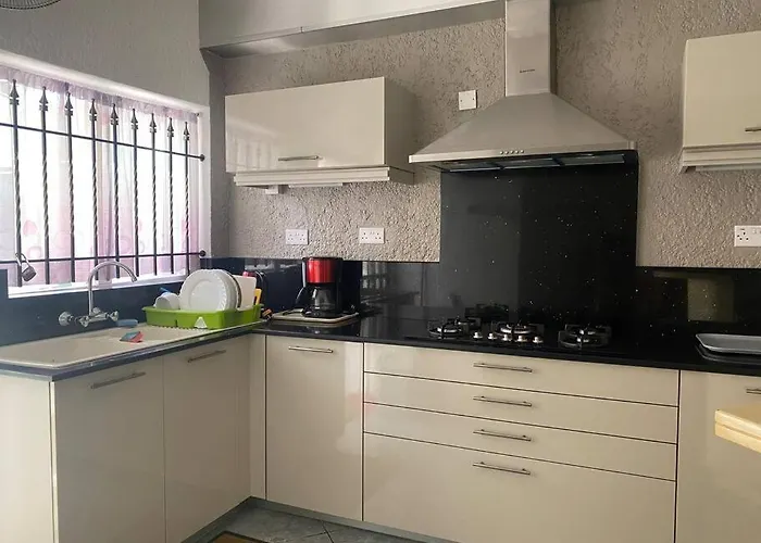 Stunning 2Br Apartment - Near Flic En Flac Beach!