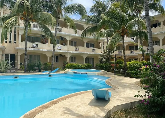 Stunning 2Br Apartment - Near Flic En Flac Beach!